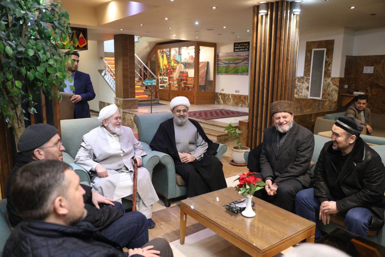 استقبال دکتر شهریاری از میهمانان خارجی دومین اجلاس منطقه ای وحدت اسلامی